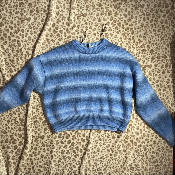 H&M Blue Crew Neck Sweater with Soft Texture - Picture 1 of 1